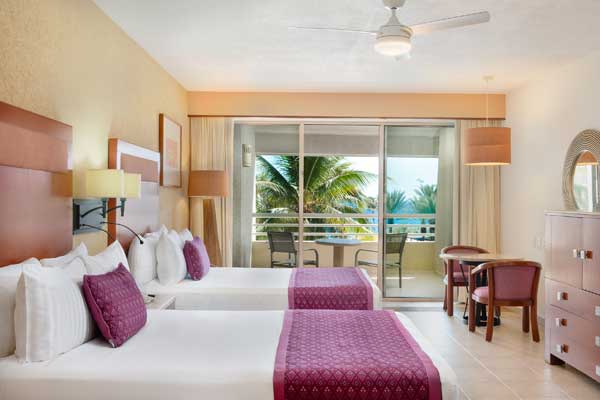 Deluxe Ocean View Superior Rooms at GR Solaris Lighthouse